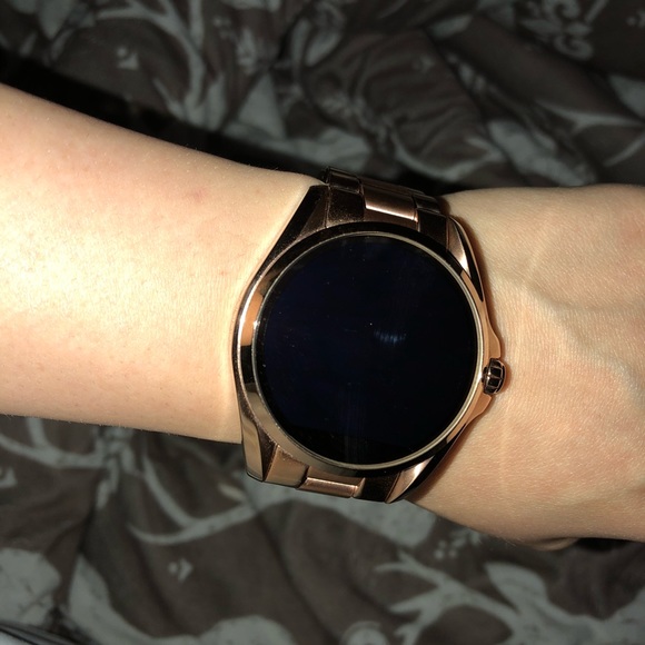 *SOLD* Micheal kors smartwatch - Picture 3 of 5